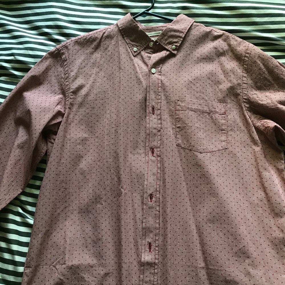 Old navy dress shirt, size large, classic fit.